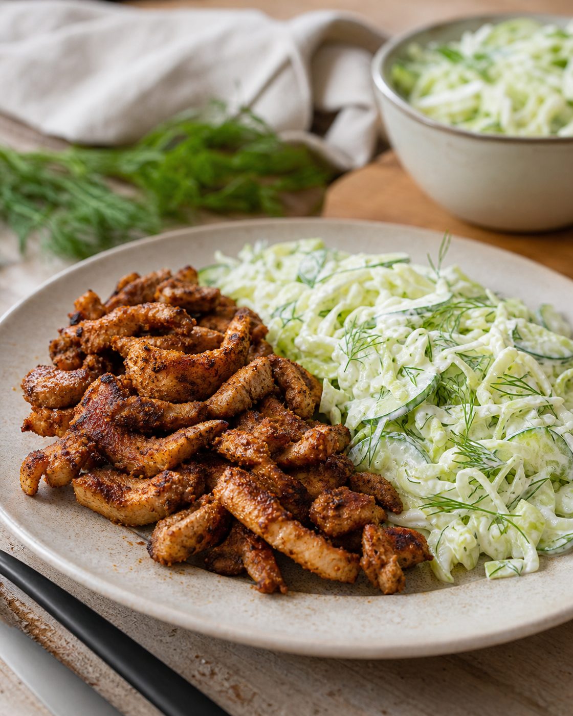Schweine-Gyros mit Gurken-Krautsalat