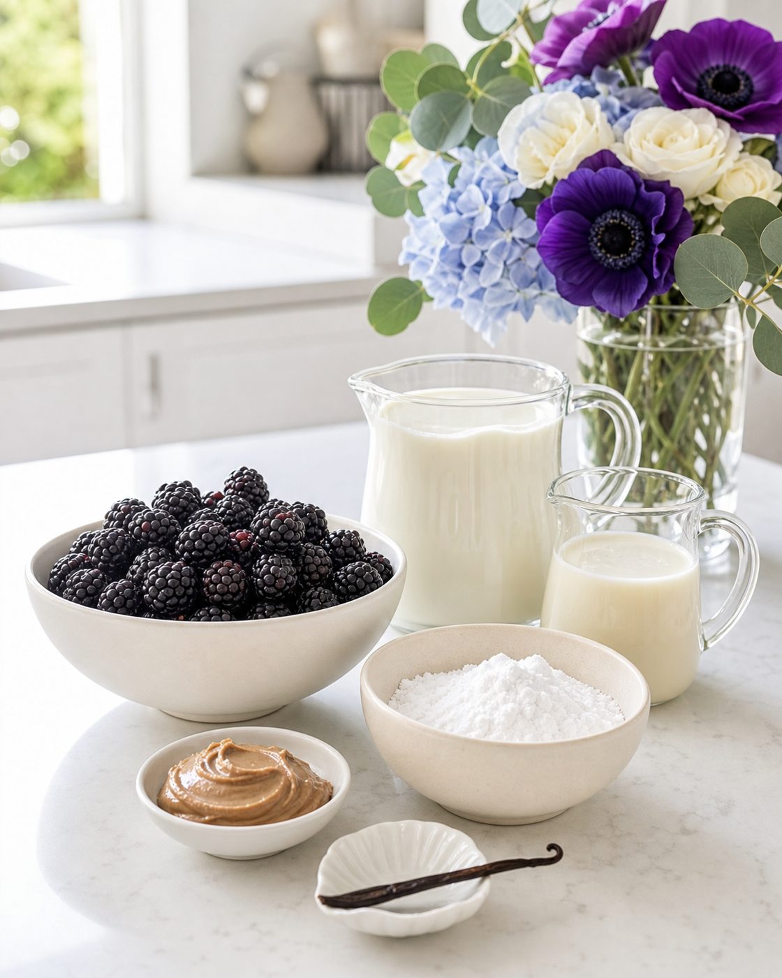 Zutaten für Brombeer-Mandel-Eis