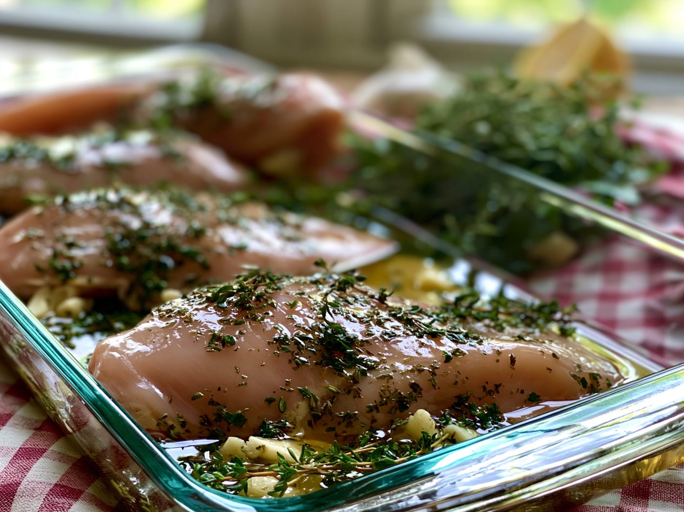 Schritt 3: Filets gleichmäßig dick klopfen für gleichmäßiges Garen.